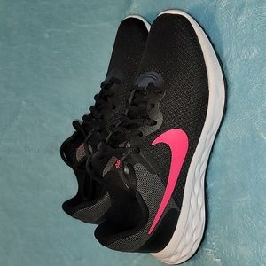 Nike Running tennis shoes, Size 7.5W, Black with pink.